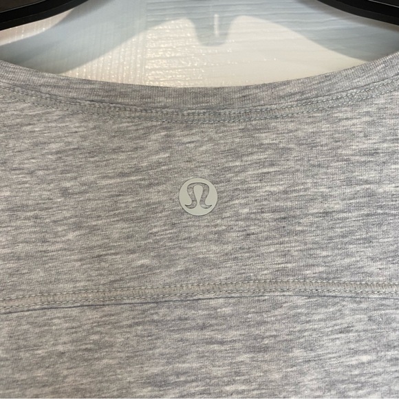 Lululemon To The Point Long Sleeve Heathered Core Light Grey Size 10* Womens - Picture 9 of 12